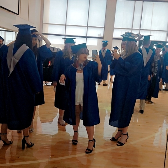 Meet your Posher, Haley❤ - Picture 9 of 9